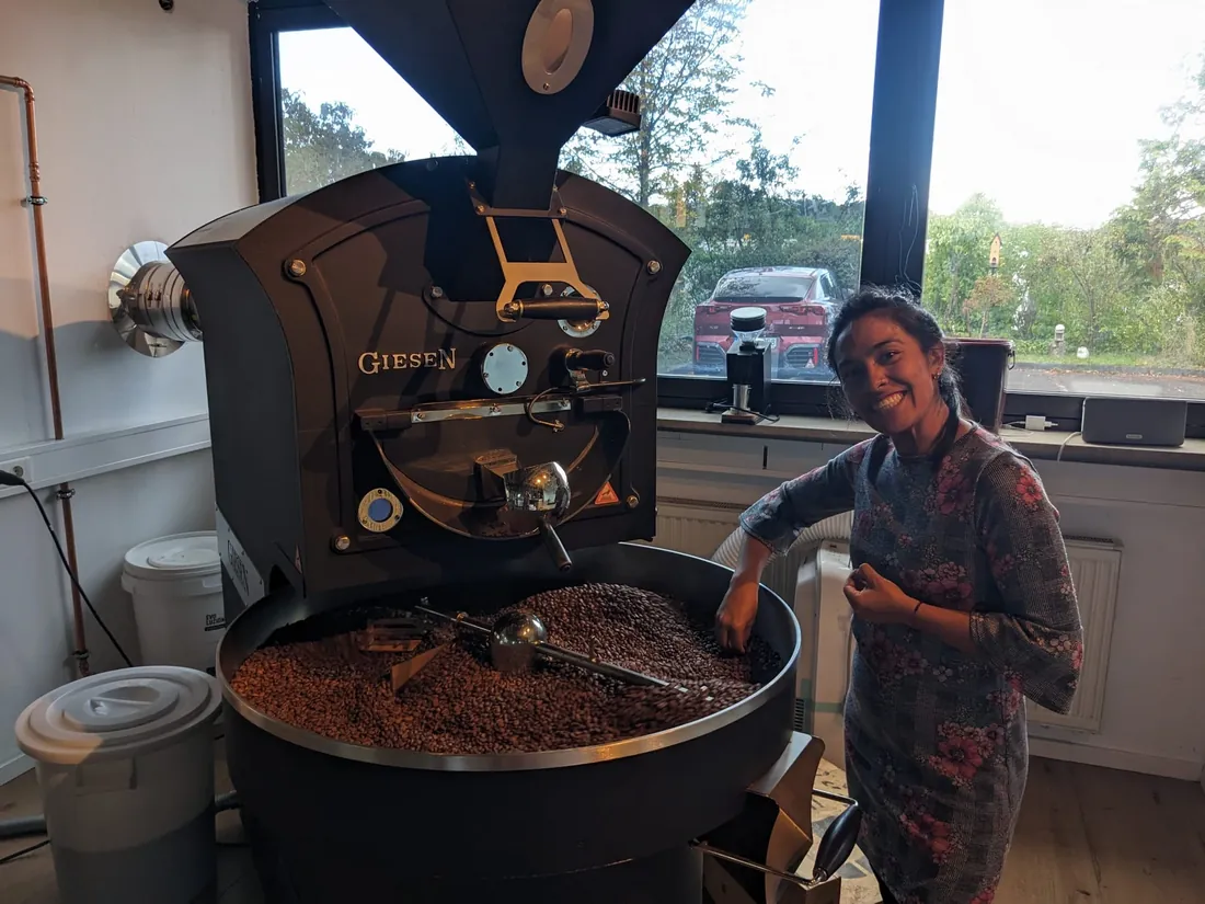 Tueste artesanal del café Dos Raíces